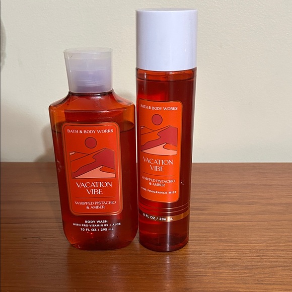 Bath & Body Works Vacation Vibe Red Set - Picture 1 of 2